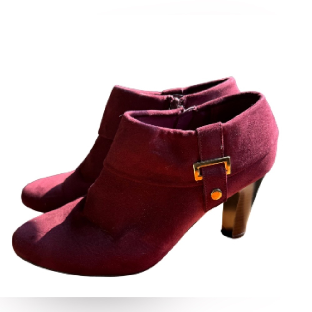 NEW- Karen Scott- Burgundy Ankle Boots w/ gold buckle- Size 10